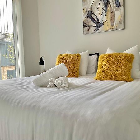 The Parkes A Stylish 3Br House, 5 Mins From Central Birmingham Close To The Edgbaston Stadium, The Hippodrome, Uob, Aston And Bcu, China Town, Kings Heath Bhx Airport And Much More Kültér fotó