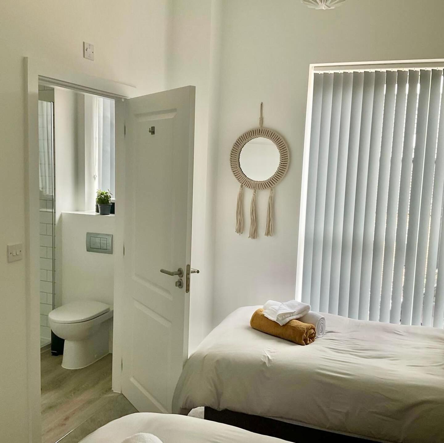 The Parkes A Stylish 3Br House, 5 Mins From Central Birmingham Close To The Edgbaston Stadium, The Hippodrome, Uob, Aston And Bcu, China Town, Kings Heath Bhx Airport And Much More Kültér fotó