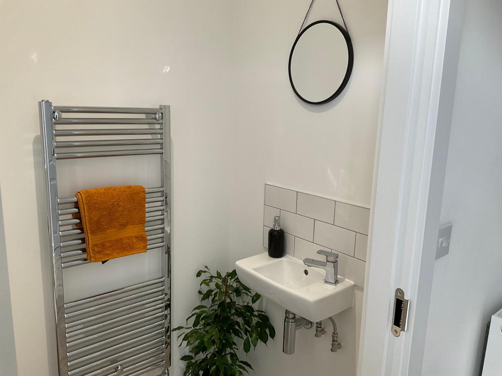 The Parkes A Stylish 3Br House, 5 Mins From Central Birmingham Close To The Edgbaston Stadium, The Hippodrome, Uob, Aston And Bcu, China Town, Kings Heath Bhx Airport And Much More Kültér fotó
