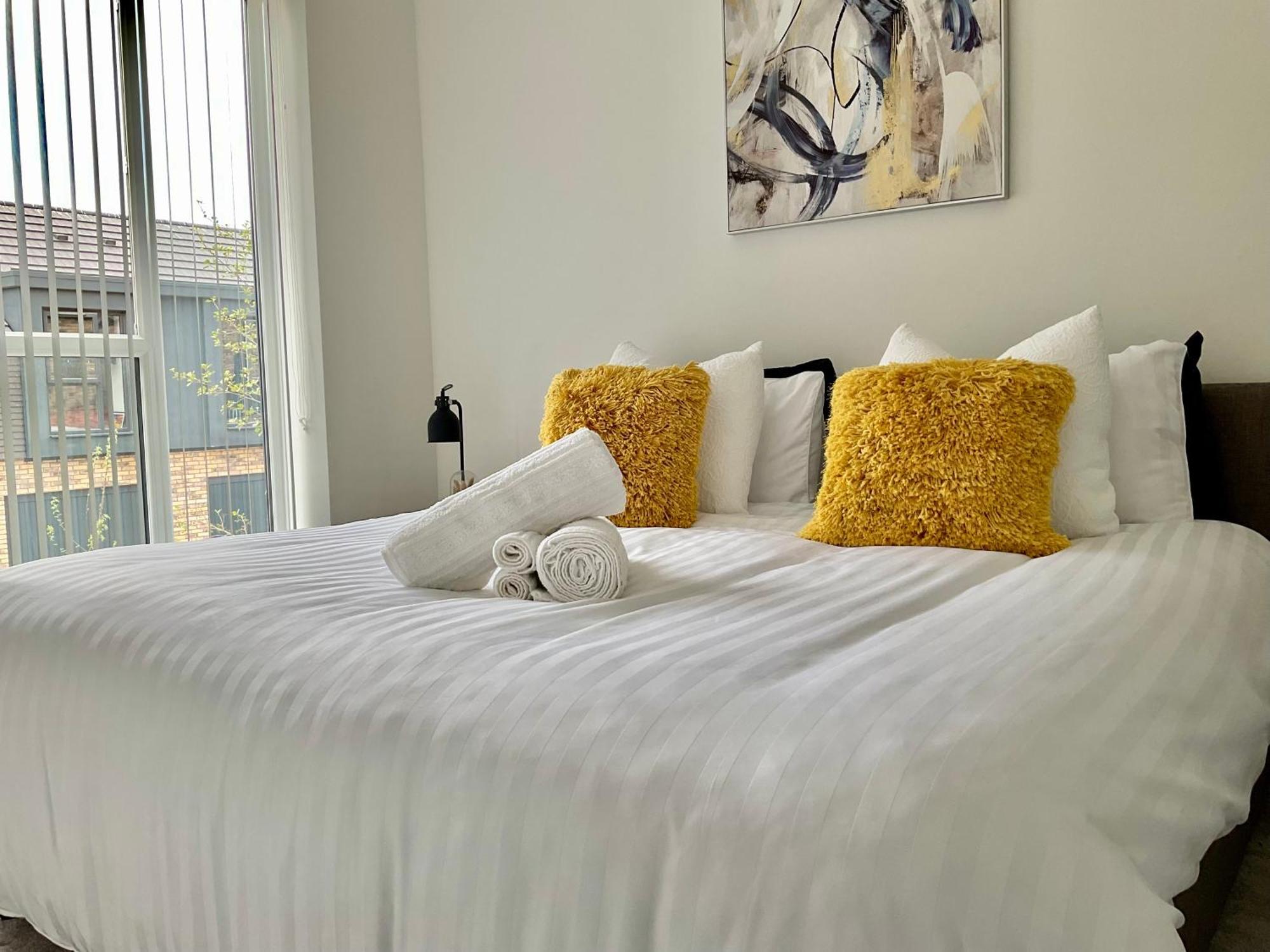 The Parkes A Stylish 3Br House, 5 Mins From Central Birmingham Close To The Edgbaston Stadium, The Hippodrome, Uob, Aston And Bcu, China Town, Kings Heath Bhx Airport And Much More Kültér fotó