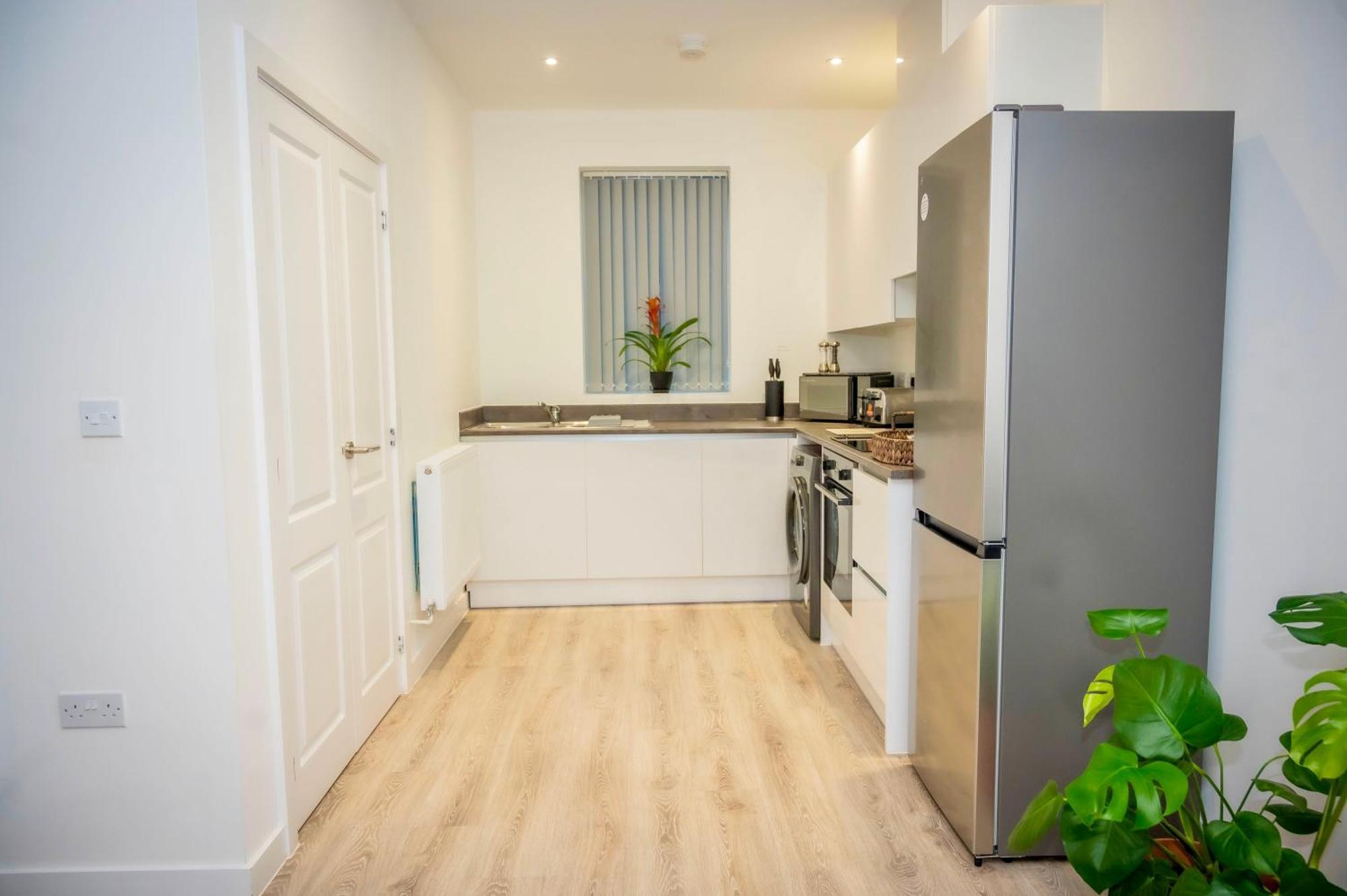 The Parkes A Stylish 3Br House, 5 Mins From Central Birmingham Close To The Edgbaston Stadium, The Hippodrome, Uob, Aston And Bcu, China Town, Kings Heath Bhx Airport And Much More Kültér fotó