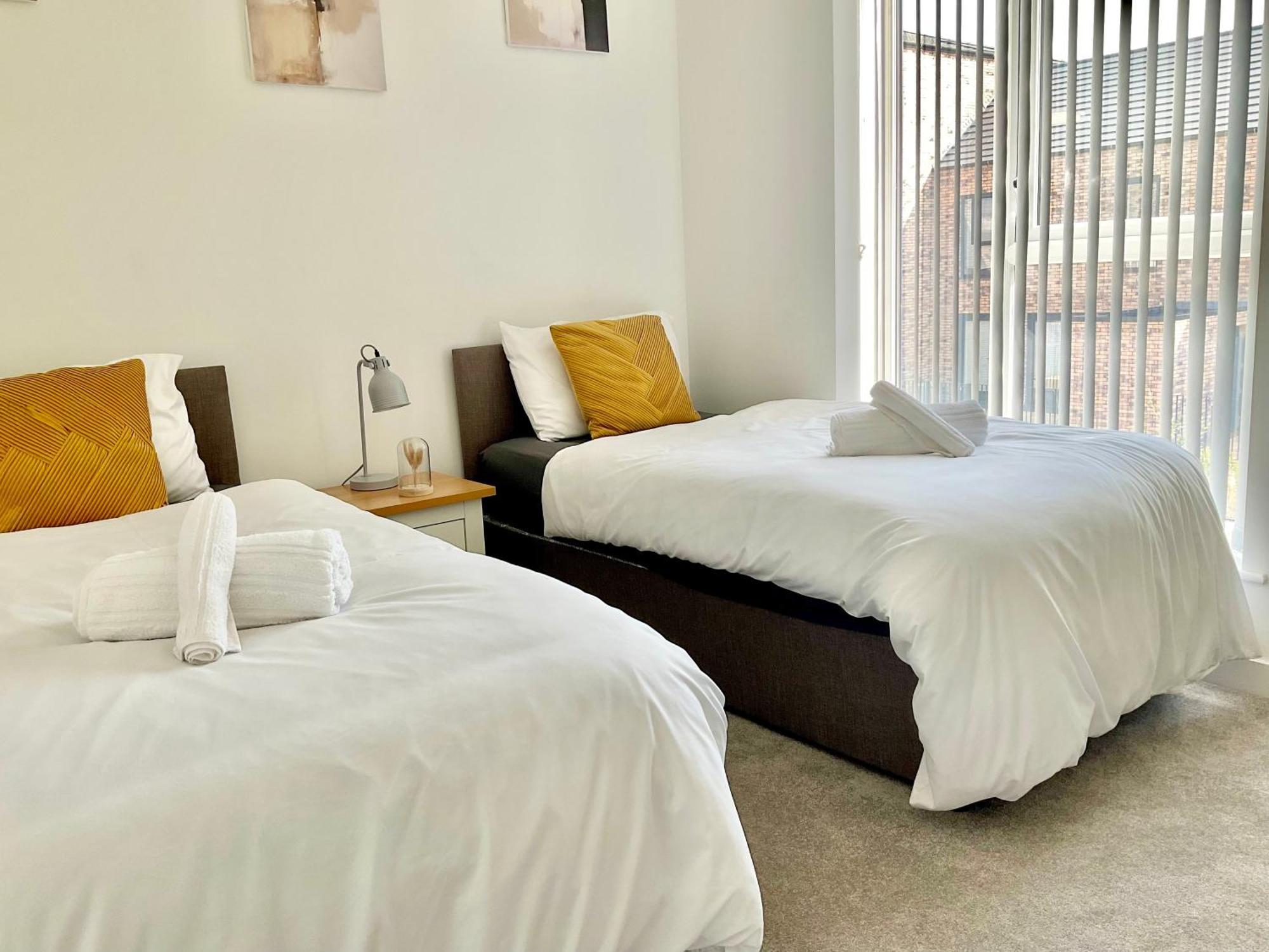 The Parkes A Stylish 3Br House, 5 Mins From Central Birmingham Close To The Edgbaston Stadium, The Hippodrome, Uob, Aston And Bcu, China Town, Kings Heath Bhx Airport And Much More Kültér fotó