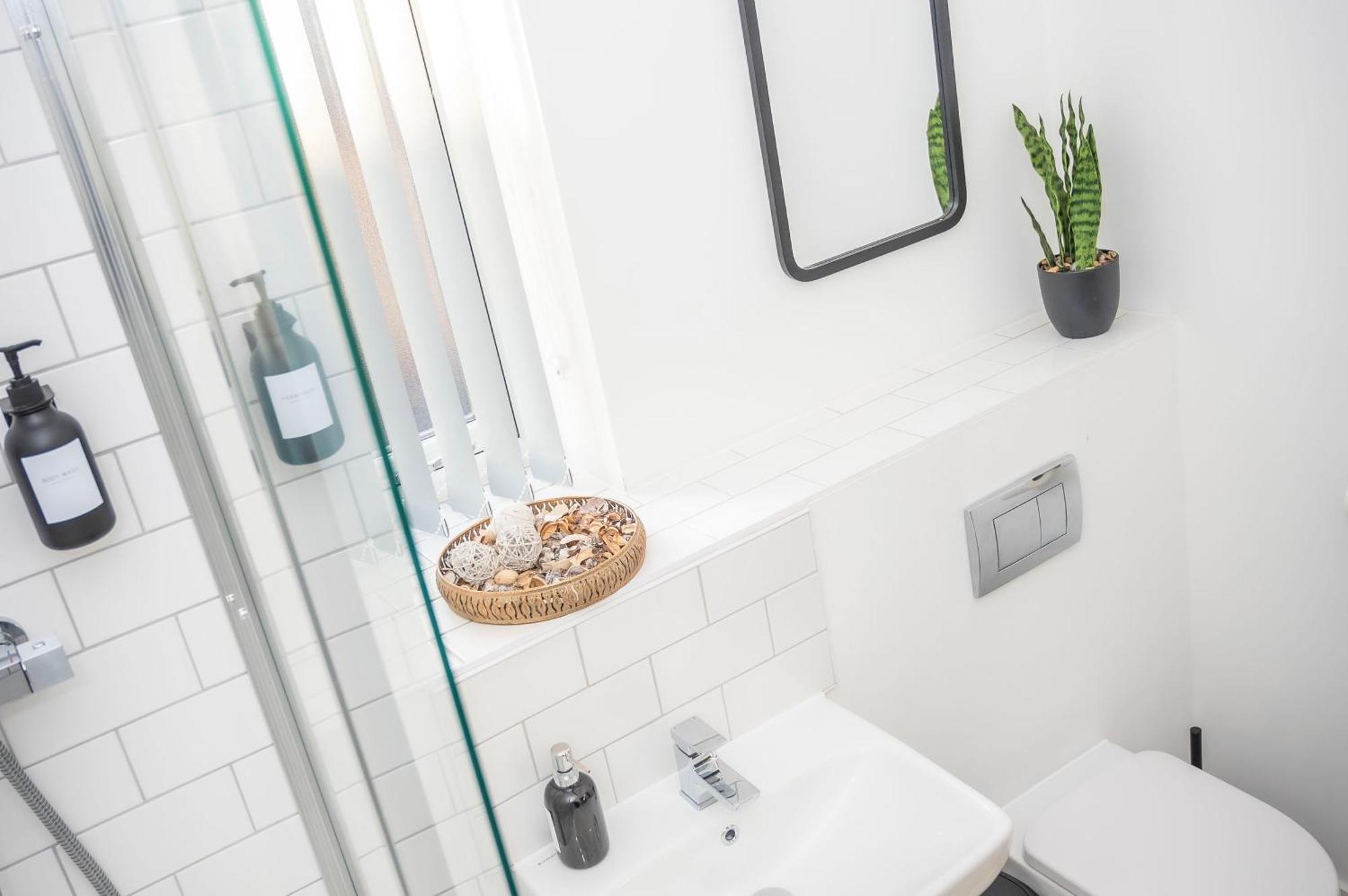 The Parkes A Stylish 3Br House, 5 Mins From Central Birmingham Close To The Edgbaston Stadium, The Hippodrome, Uob, Aston And Bcu, China Town, Kings Heath Bhx Airport And Much More Kültér fotó
